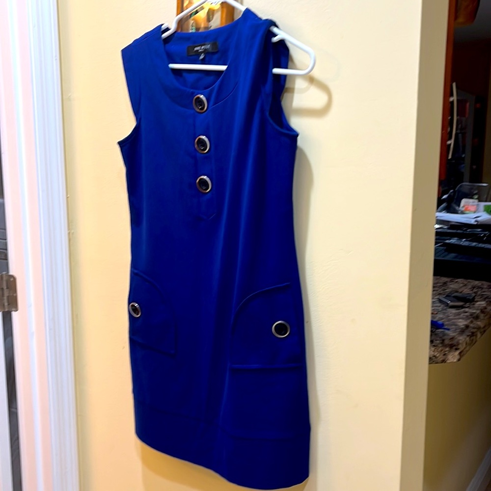 Nine West size 4 shift dress with pockets